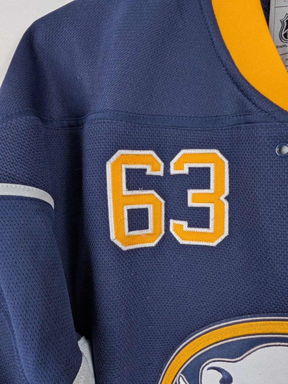 Buffalo Sabres Tyler Ennis jersey - Medium - Picture 4 of 10